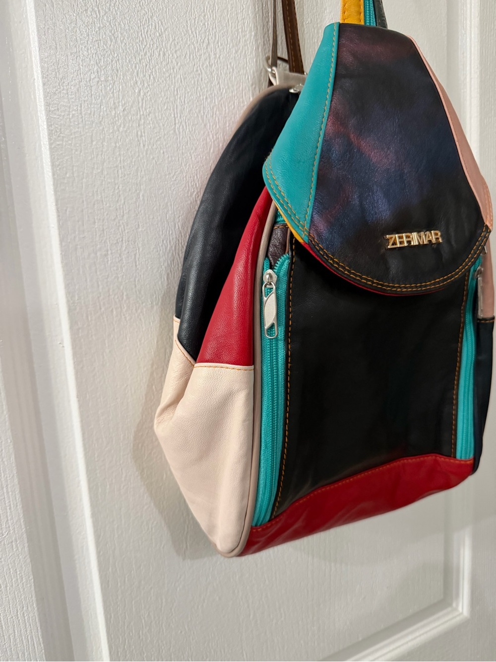 Zerimar patchwork leather sling backpack - Picture 3 of 12